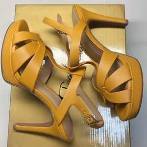 Thalia Sodi Verrda Dress Sandal- Size 7